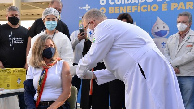 Botucatu mostra o caminho: estudo revela impactos positivos da vacinação em&nbsp;massa