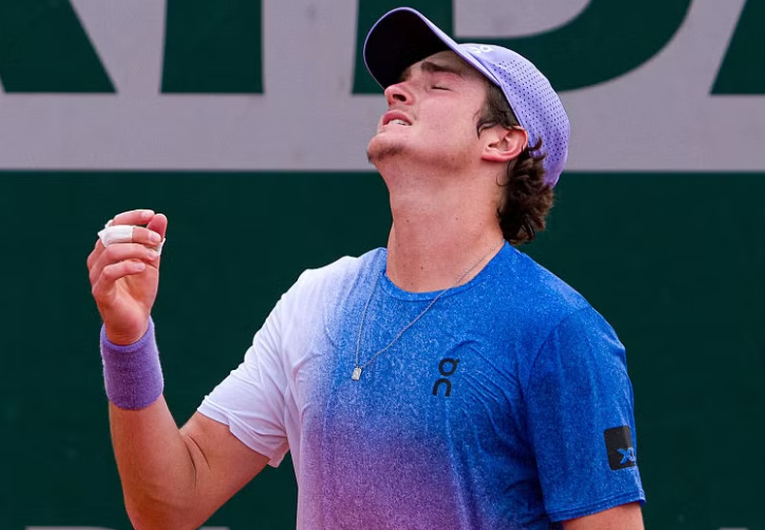 João Fonseca se lamentando em Halle / Foto: Andy Cheung/Getty Images