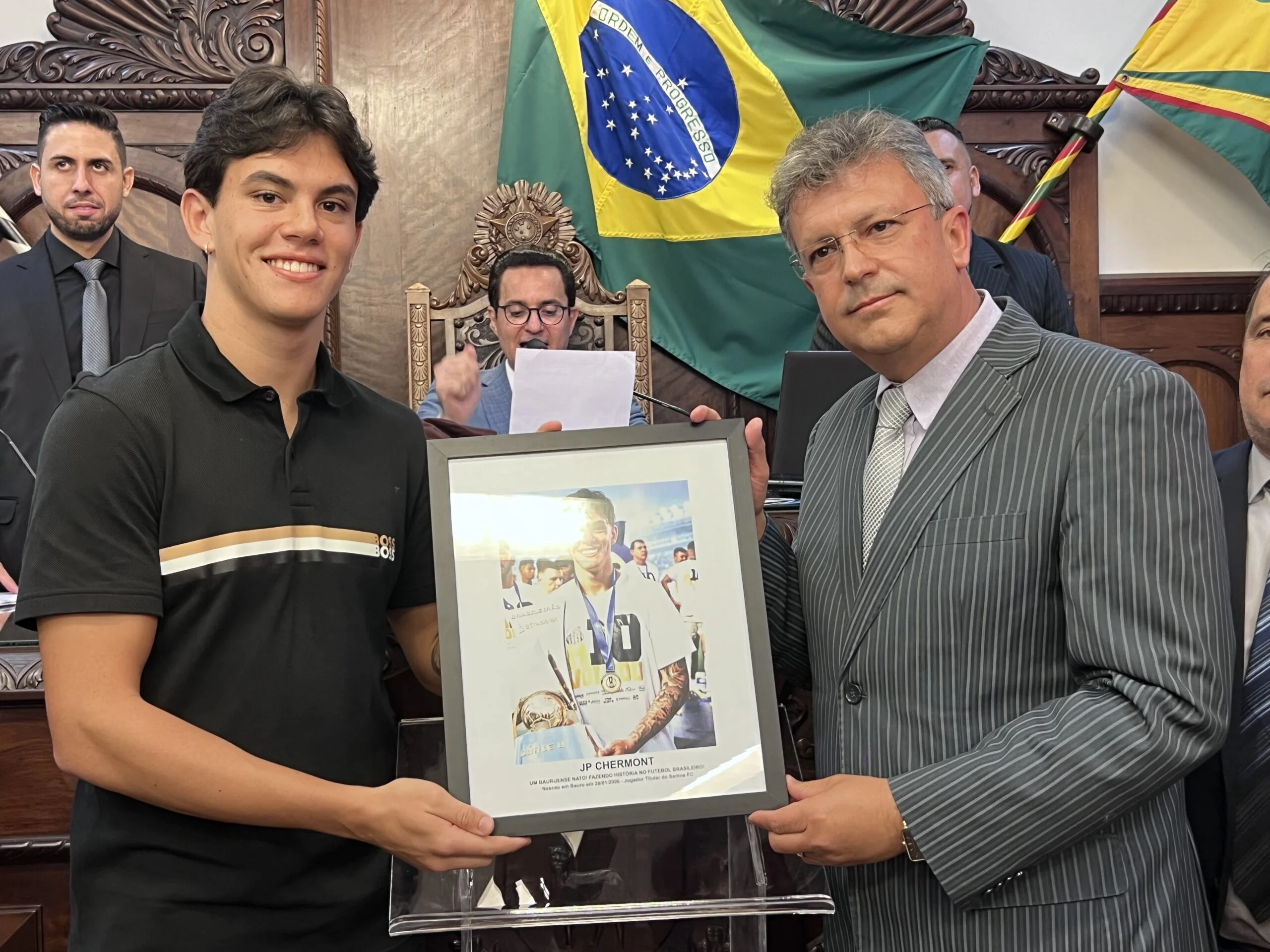 Quem é o bauruense homenageado pela Câmara que brilha no Santos?