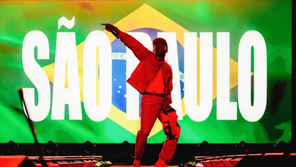 Após anos de espera, Tyler, The Creator emociona fãs no Lollapalooza Brasil 2026
