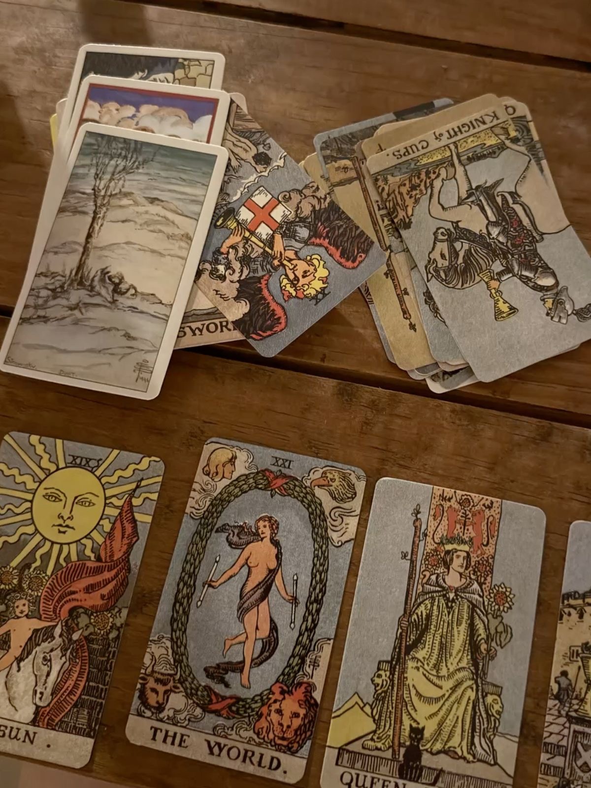 Tarot faz sucesso em geração que busca respostas rápidas